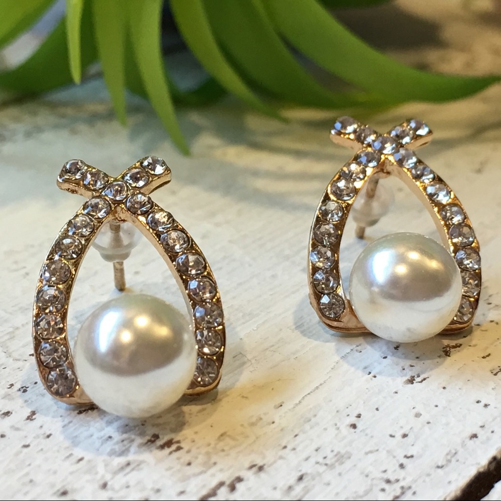 Bow Hoop Rhinestone Pearl Earrings - Picture 6 of 7